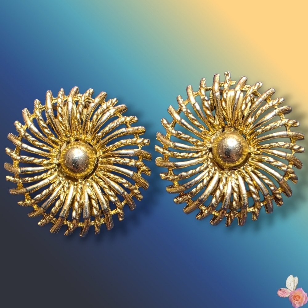 Lisner Clip On Earrings Sunburst Vintage Gold Tone Statement 861